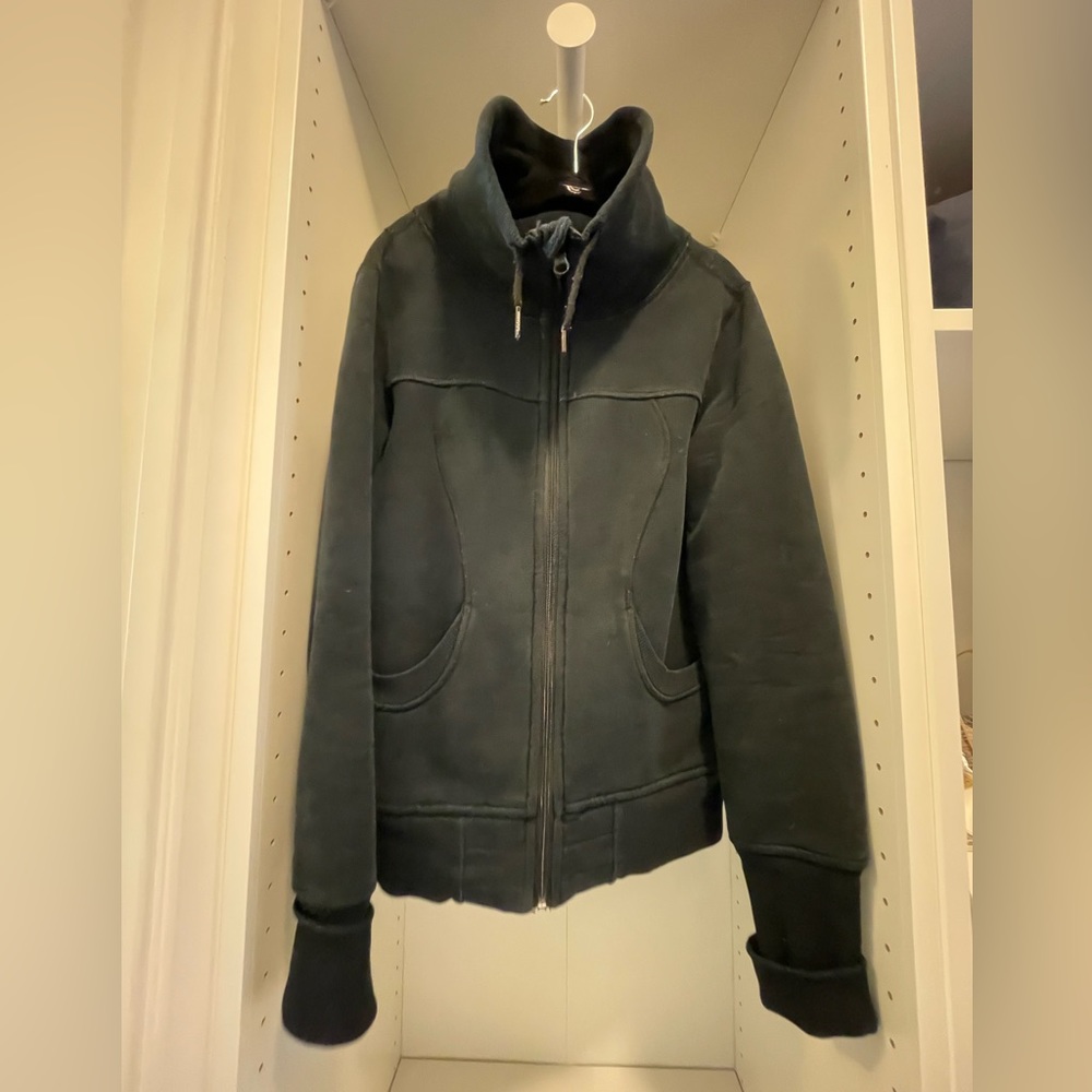GUC - Lululemon High Collared Zip Up